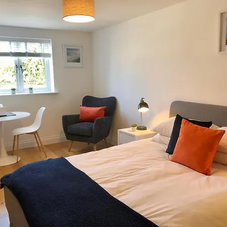 Bed & Breakfast Guest With Parking Near St Ives &