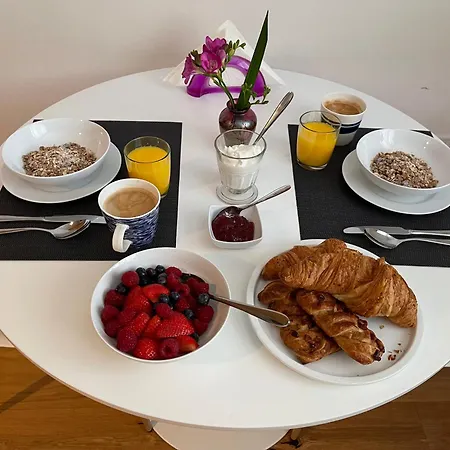 Bed & Breakfast Guest With Parking Near St Ives &